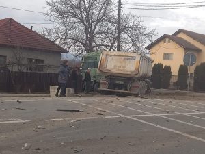 style Waste dedication Accident grav în Iezureni: Autoturism făcut zob, în locul unde a decedat  Alecu Drăgoi – Gorj Express